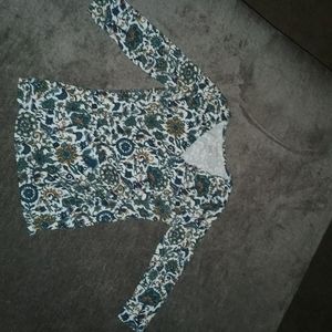 Talbots Cross Body Floral Top Size Petite